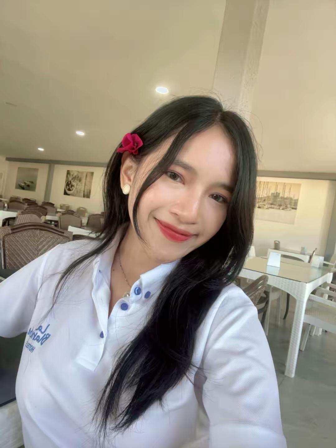 Ni Putu Tamika Putri Gunawan - La Blanche Resort & Spa Bodrum - Waitress.jpeg